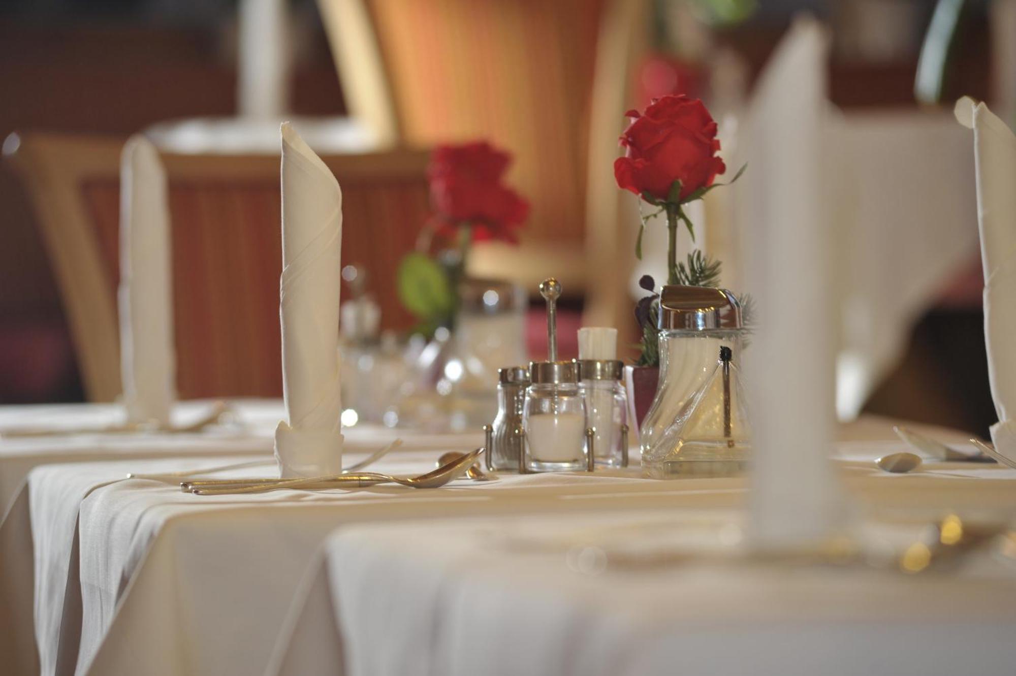 Waldhof Hotel แกร์ลอส ภายนอก รูปภาพ