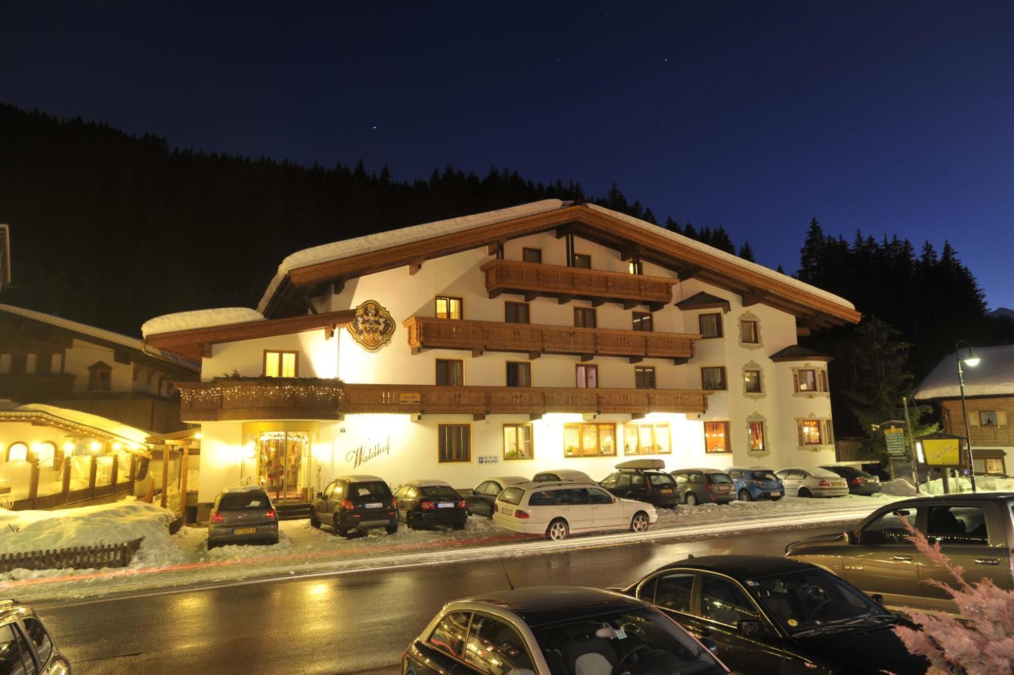 Waldhof Hotel แกร์ลอส ภายนอก รูปภาพ