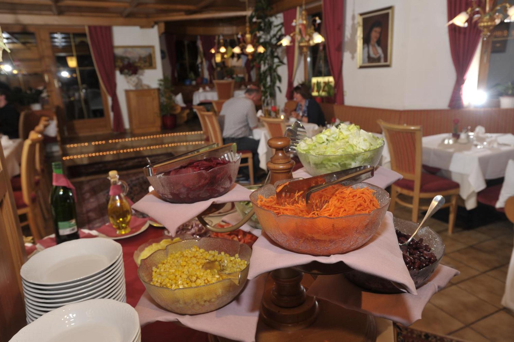 Waldhof Hotel แกร์ลอส ภายนอก รูปภาพ